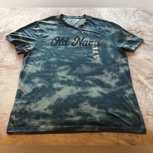 ✨✨ Old Navy Tie Dyed Tee ✨✨